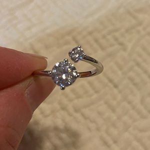 Two-stone bypass ring